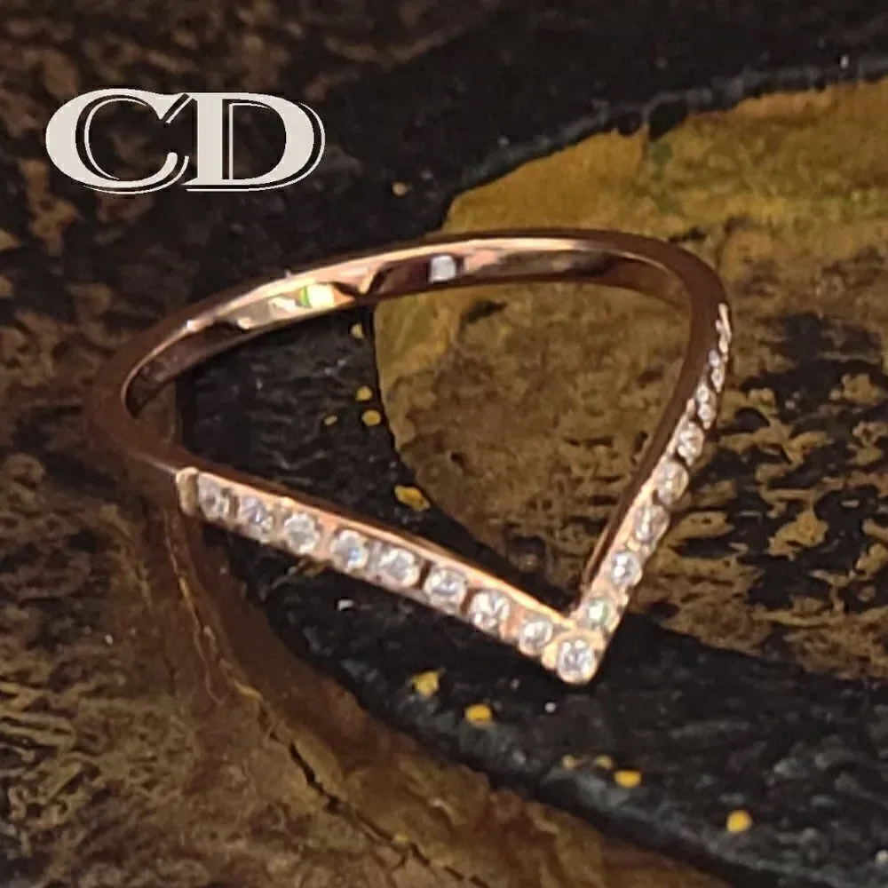 Women's Rose gold Dainty Chevron Promise Ring